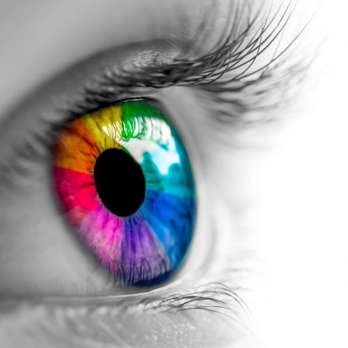 Auge mit Pupille in Regenbogenfarbe