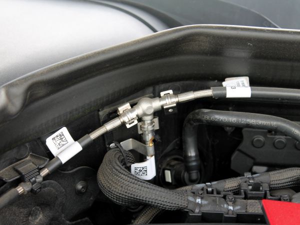 Motorinnenraum Kabel mit Fahnenetiketten